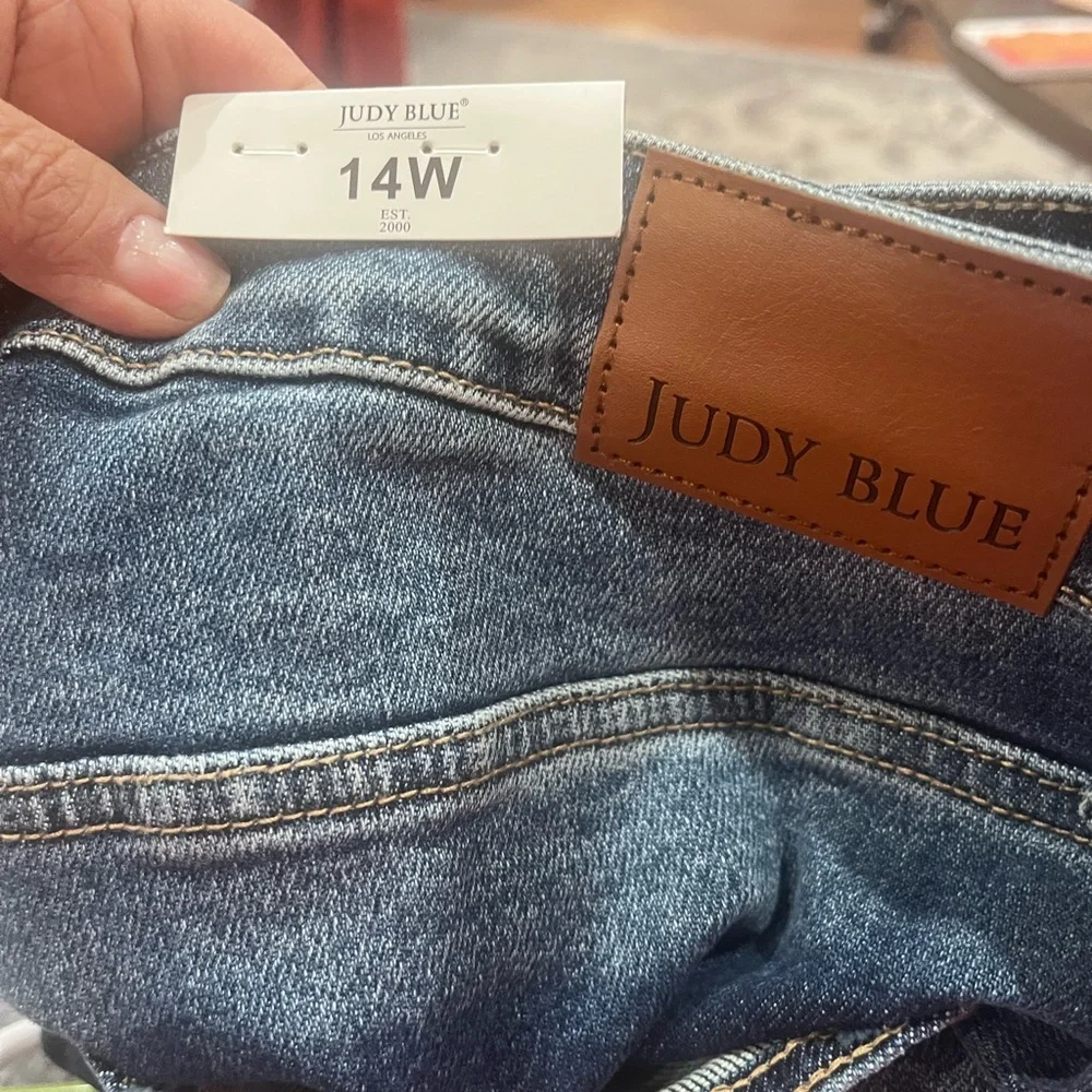 Judy Blue High Rise Blue Jeans with Patterned Pockets - Picture 3 of 9